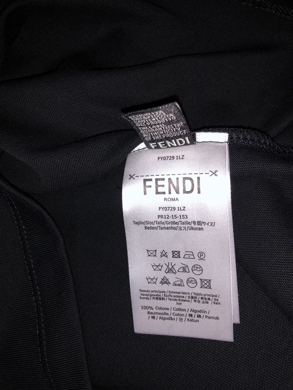 ブランドTシャツ着用イメージ